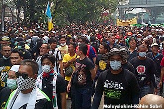 1 rally crowd