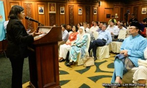 Ambiga grills pakatan