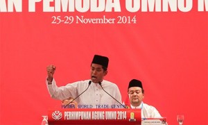 UMNO Khairy non-malay bashing