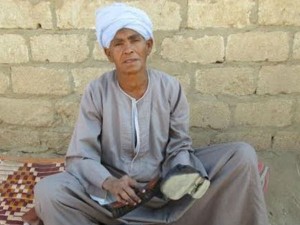 mother-who-dressed-as-man