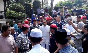 Anwaratfather'sfuneral