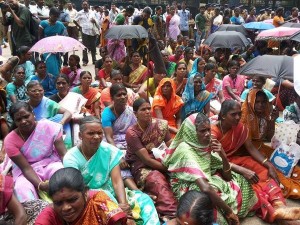 munnar-tea-plantation-workers