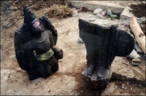 Moothoor_aka_statue_84031_445